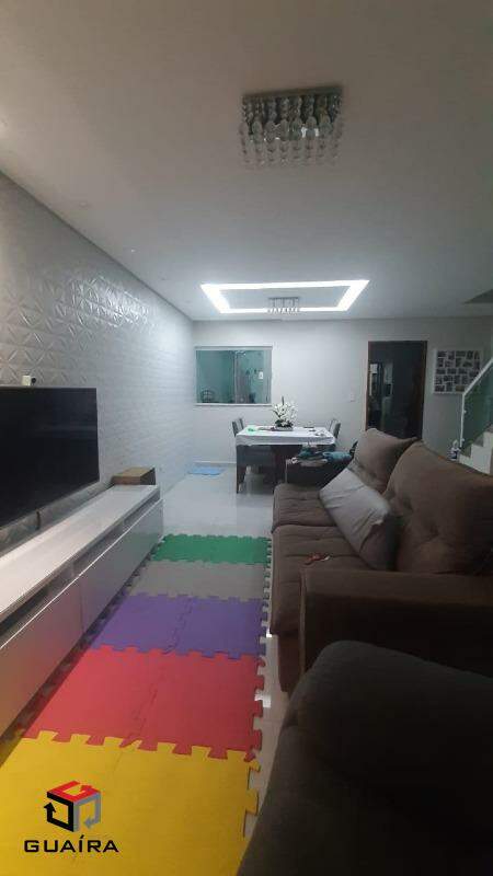 Sobrado à venda com 3 quartos, 220m² - Foto 1