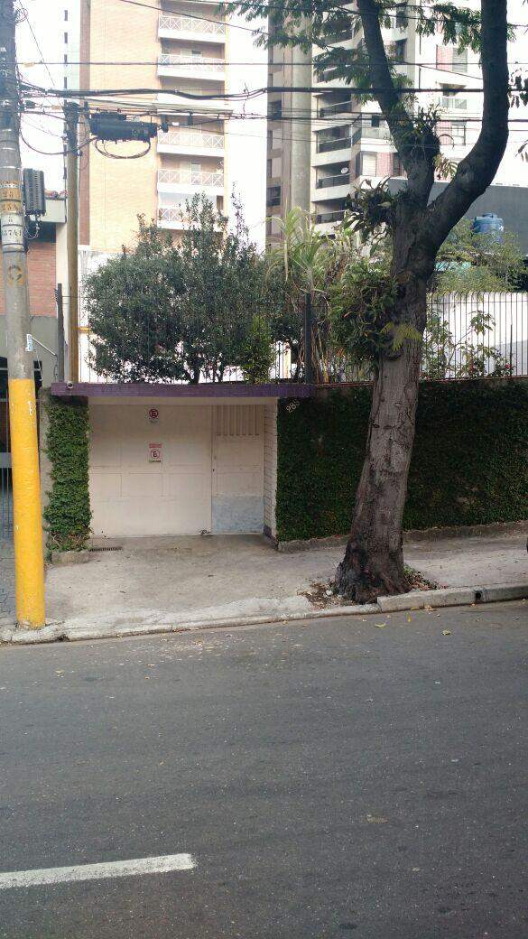 Casa para alugar com 4 quartos, 400m² - Foto 2