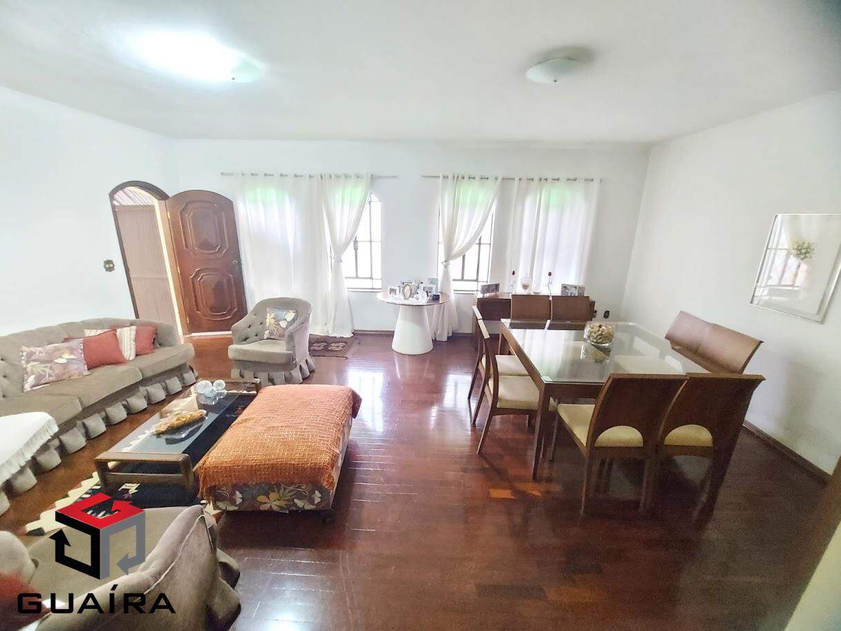 Casa à venda com 2 quartos, 201m² - Foto 1