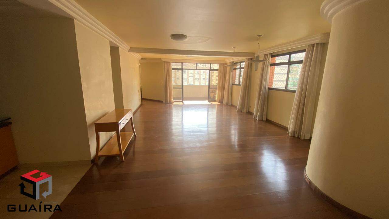 Apartamento à venda com 4 quartos, 250m² - Foto 1