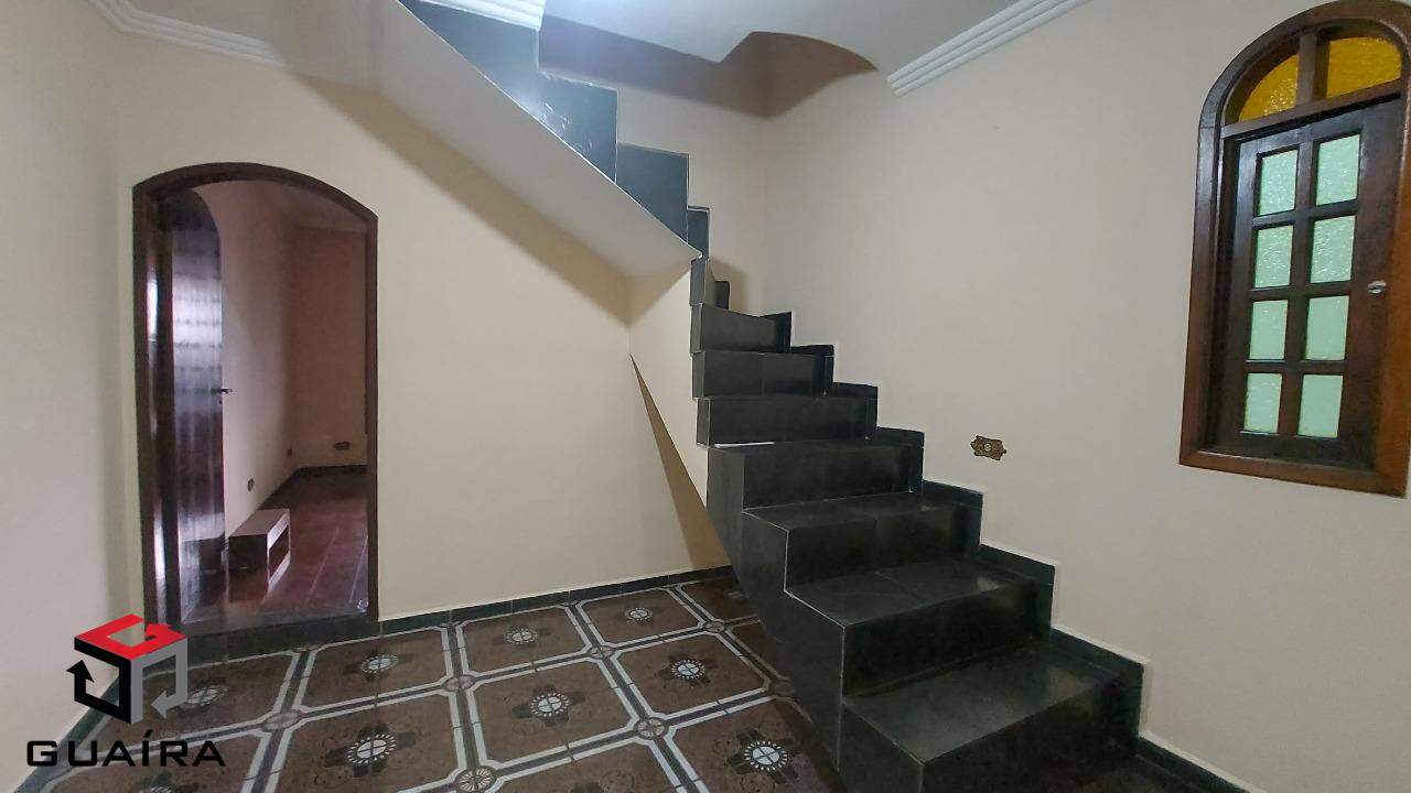 Sobrado à venda com 4 quartos, 240m² - Foto 1