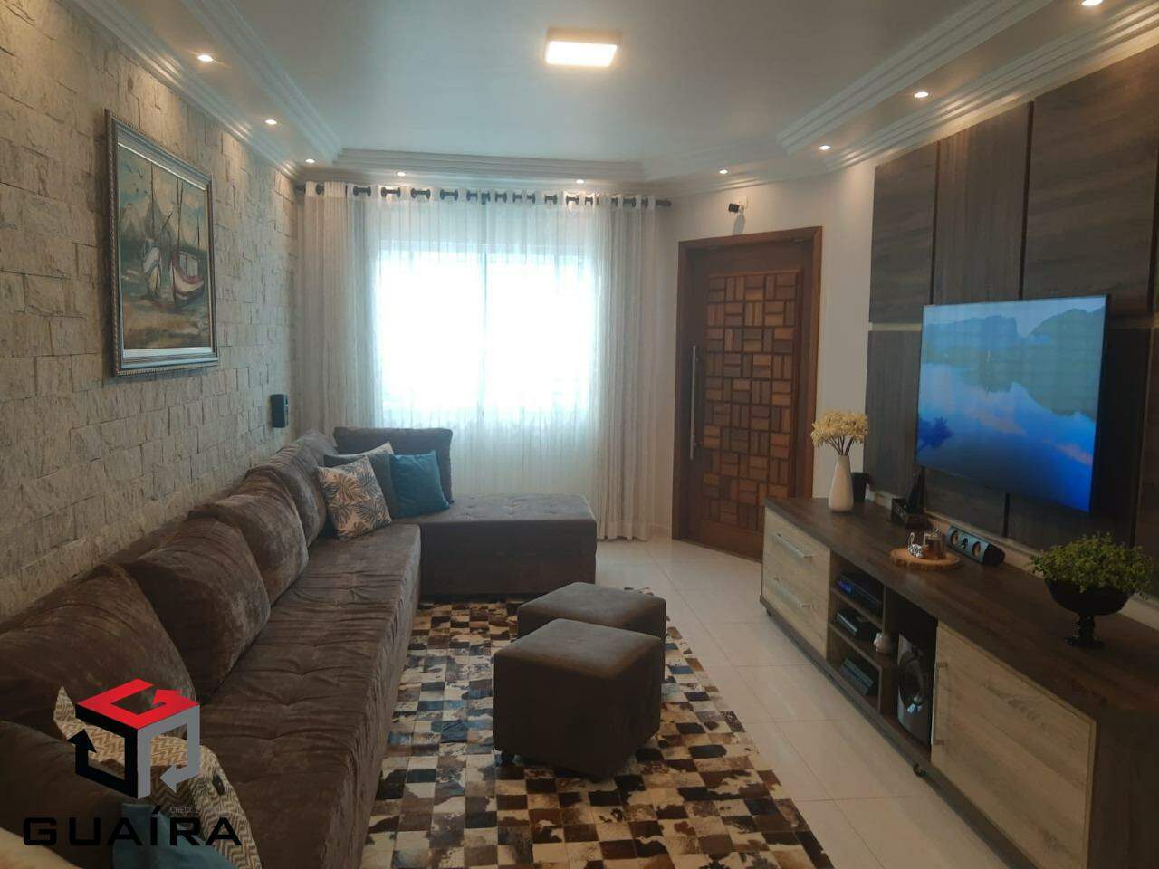 Casa à venda com 3 quartos, 200m² - Foto 1