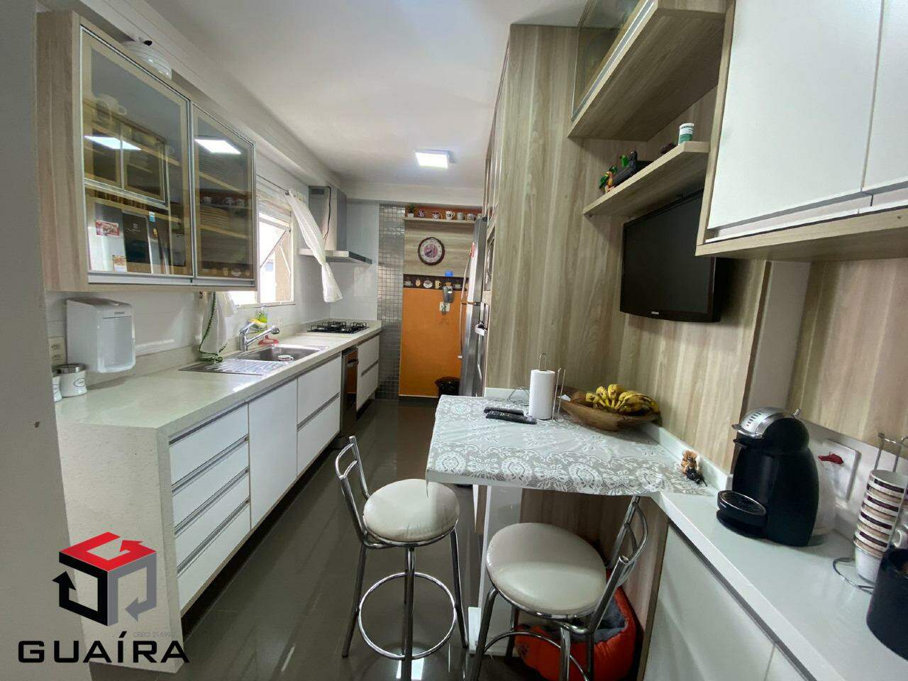 Apartamento à venda com 3 quartos, 168m² - Foto 3