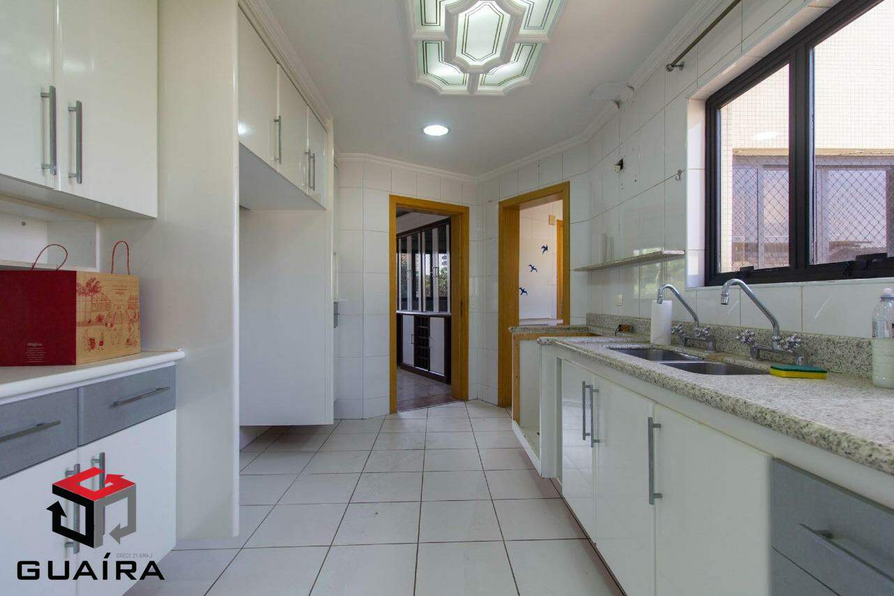 Apartamento à venda com 5 quartos, 196m² - Foto 2