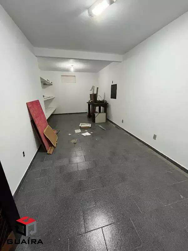 Sobrado à venda com 4 quartos, 200m² - Foto 2