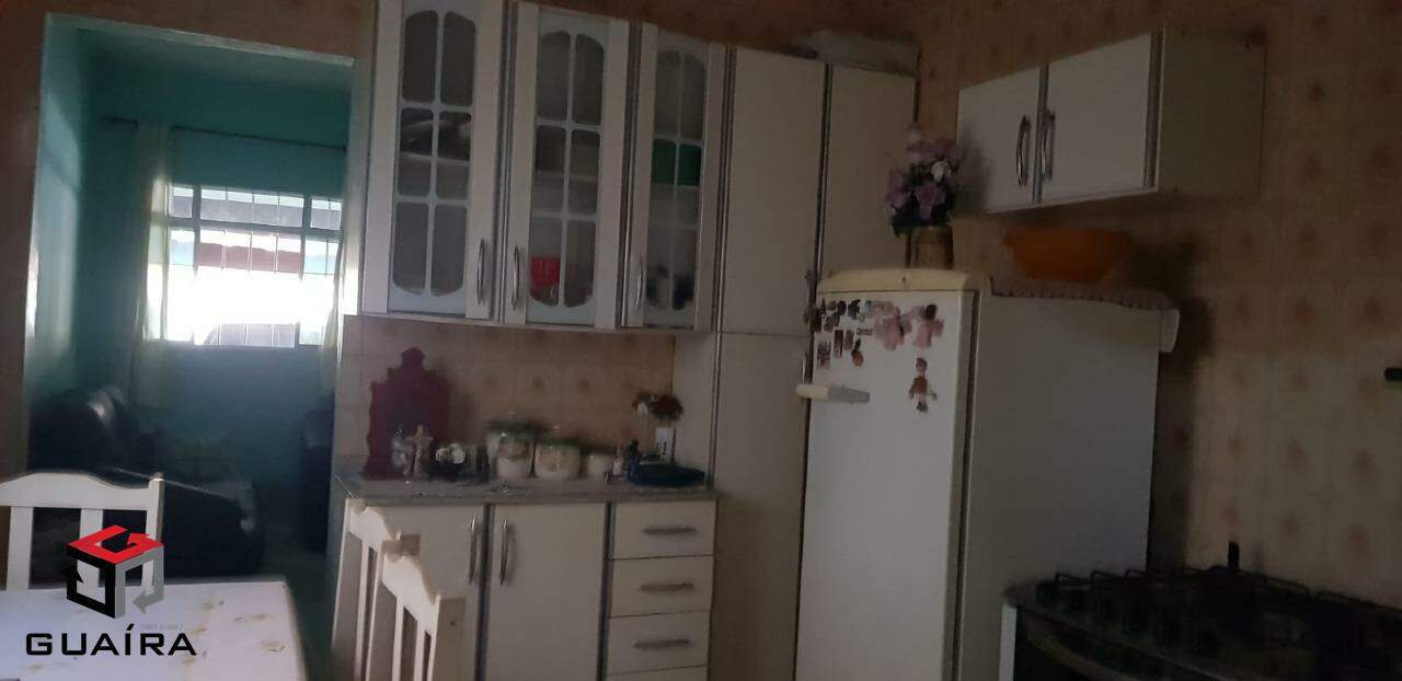 Casa à venda com 2 quartos, 200m² - Foto 1