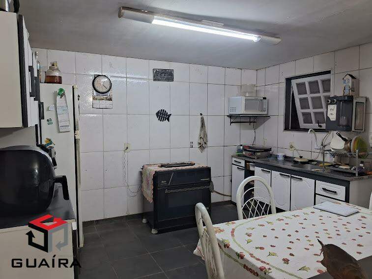 Casa à venda com 5 quartos, 200m² - Foto 14