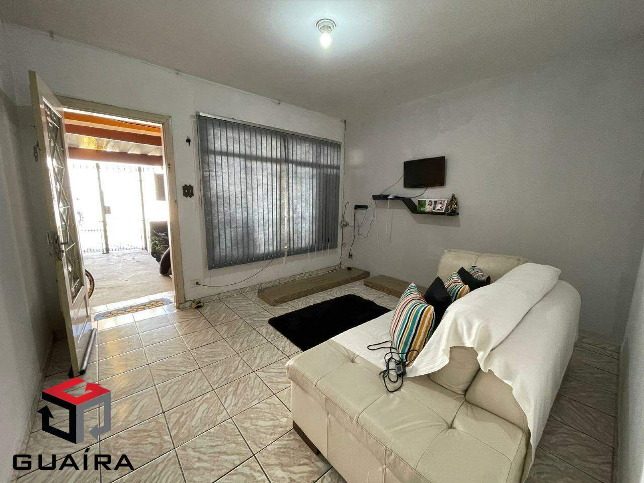 Casa à venda com 3 quartos, 193m² - Foto 1