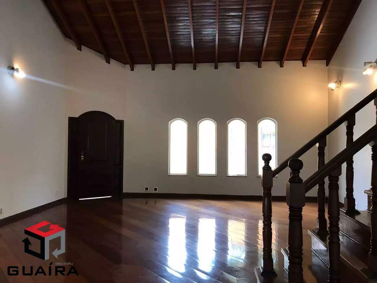 Sobrado para alugar com 3 quartos, 240m² - Foto 1