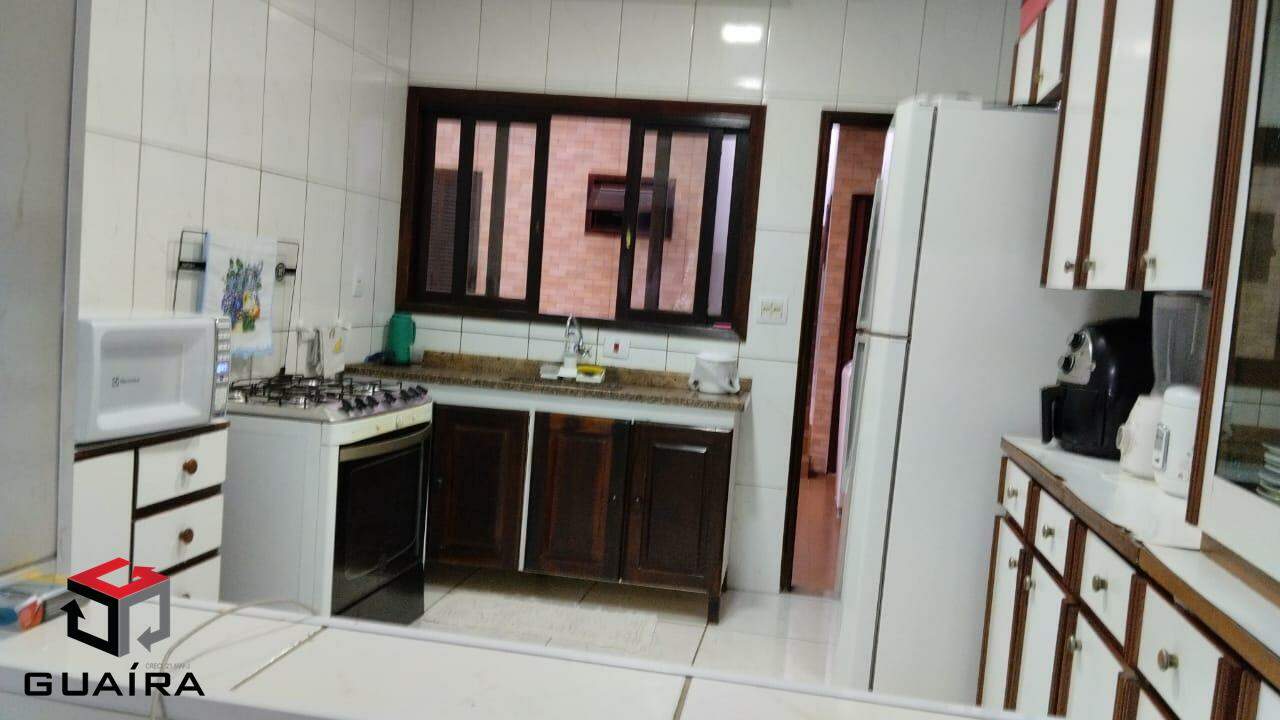 Casa à venda com 3 quartos, 230m² - Foto 4