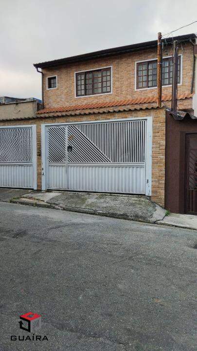 Casa à venda com 3 quartos, 230m² - Foto 1