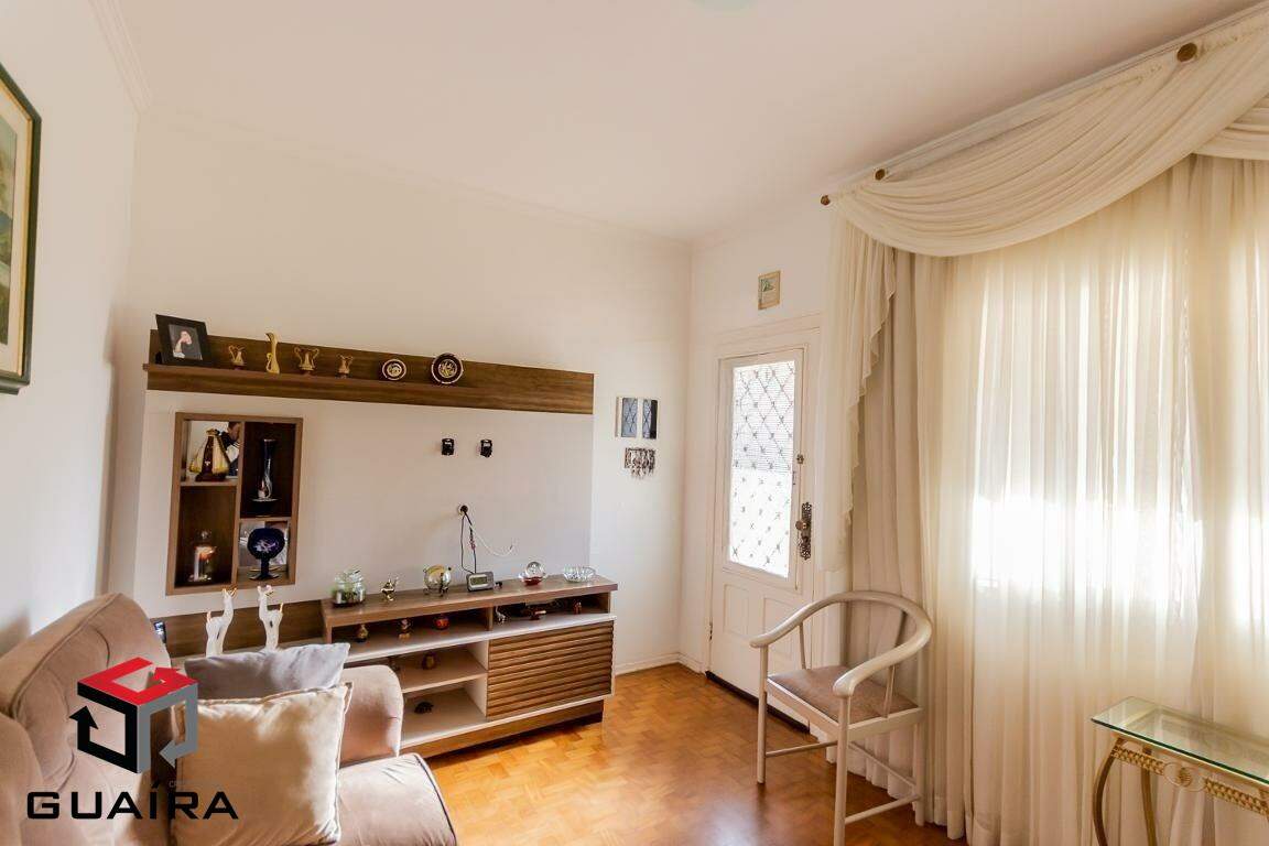 Casa à venda com 2 quartos, 400m² - Foto 1