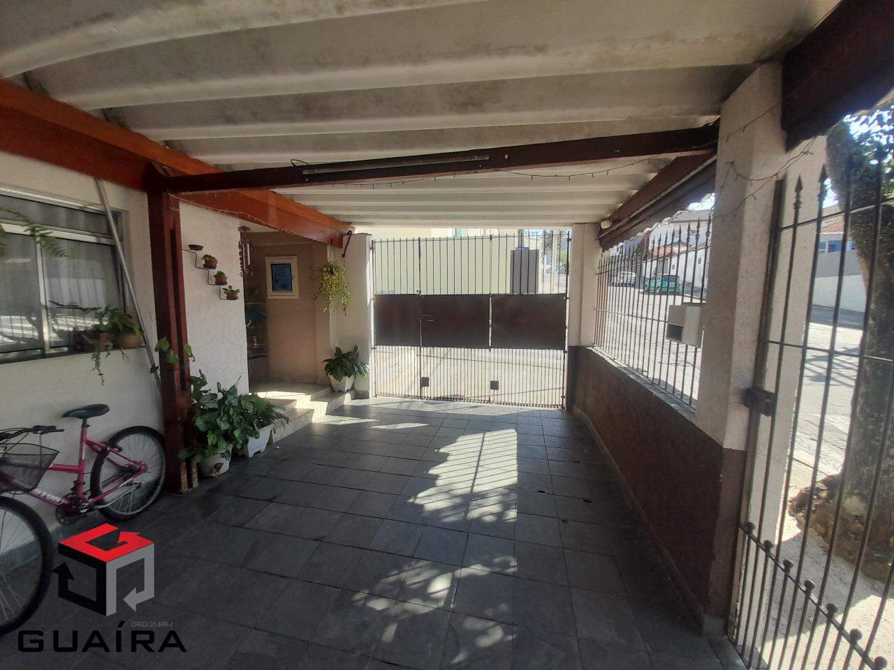 Casa à venda com 2 quartos, 70m² - Foto 2