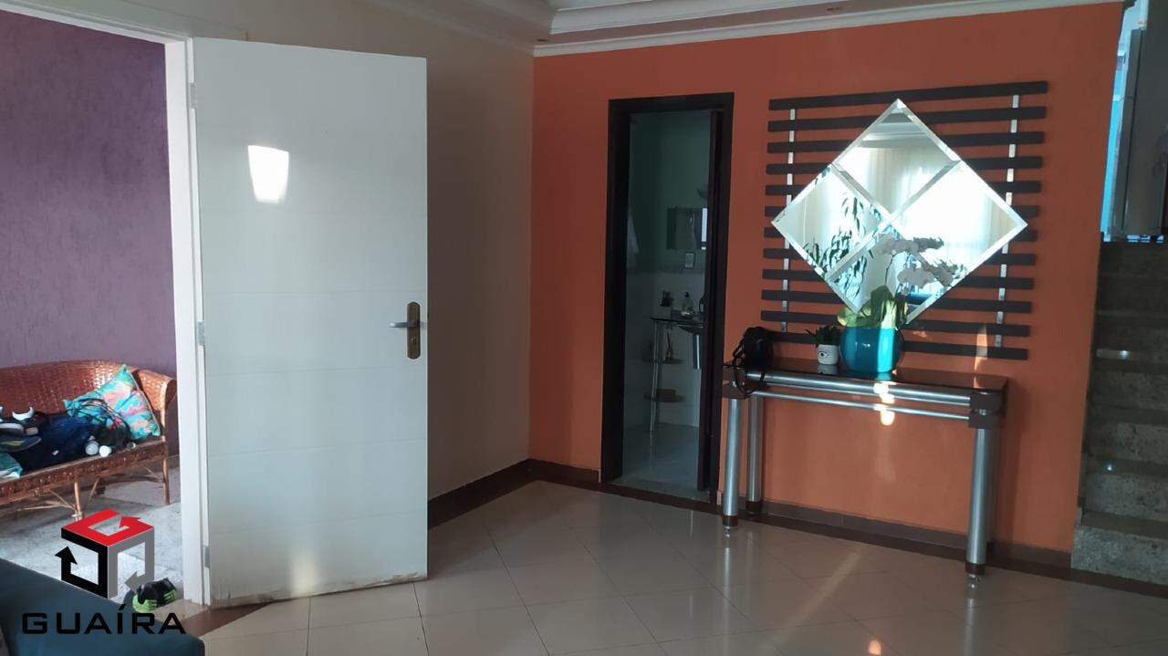 Sobrado à venda com 3 quartos, 199m² - Foto 1