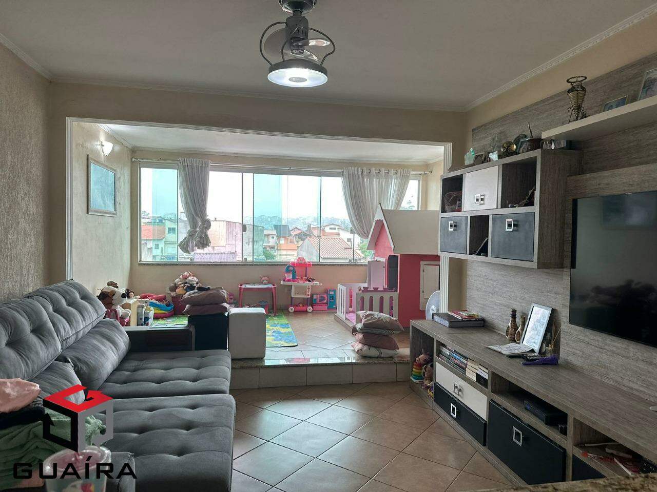 Sobrado à venda com 3 quartos, 282m² - Foto 1