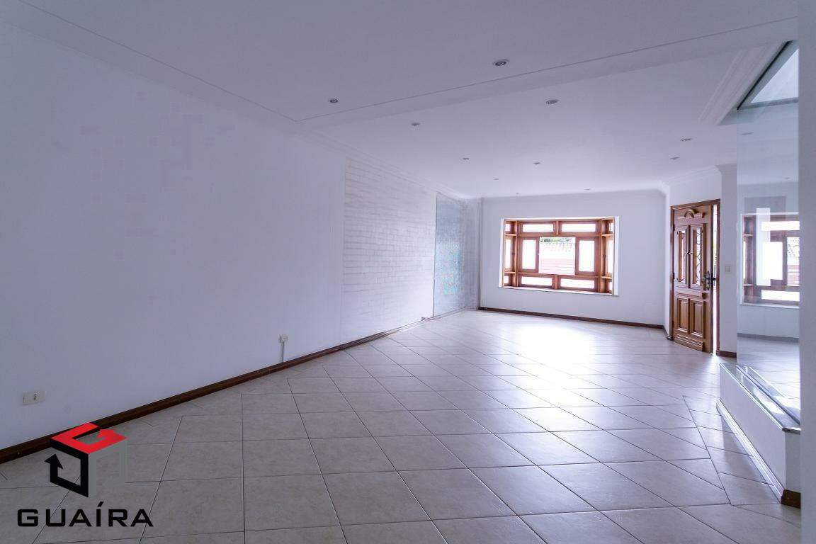 Sobrado à venda com 4 quartos, 250m² - Foto 2