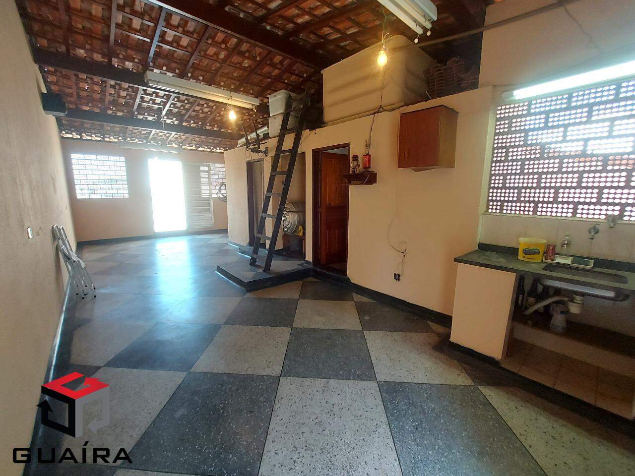 Sobrado à venda com 2 quartos, 285m² - Foto 13