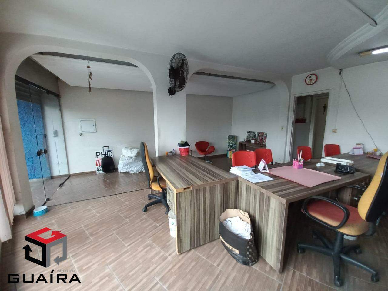 Casa Comercial à venda com 3 quartos, 195m² - Foto 3