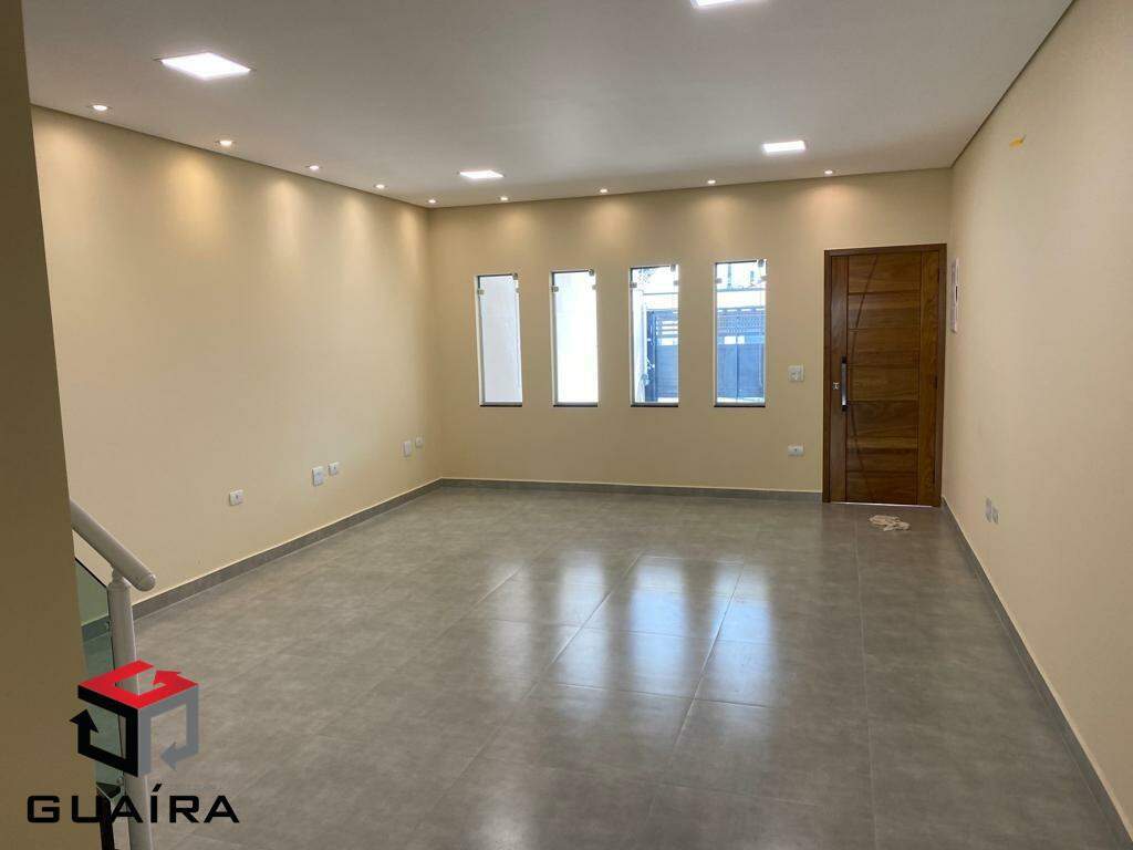 Sobrado à venda com 3 quartos, 200m² - Foto 1