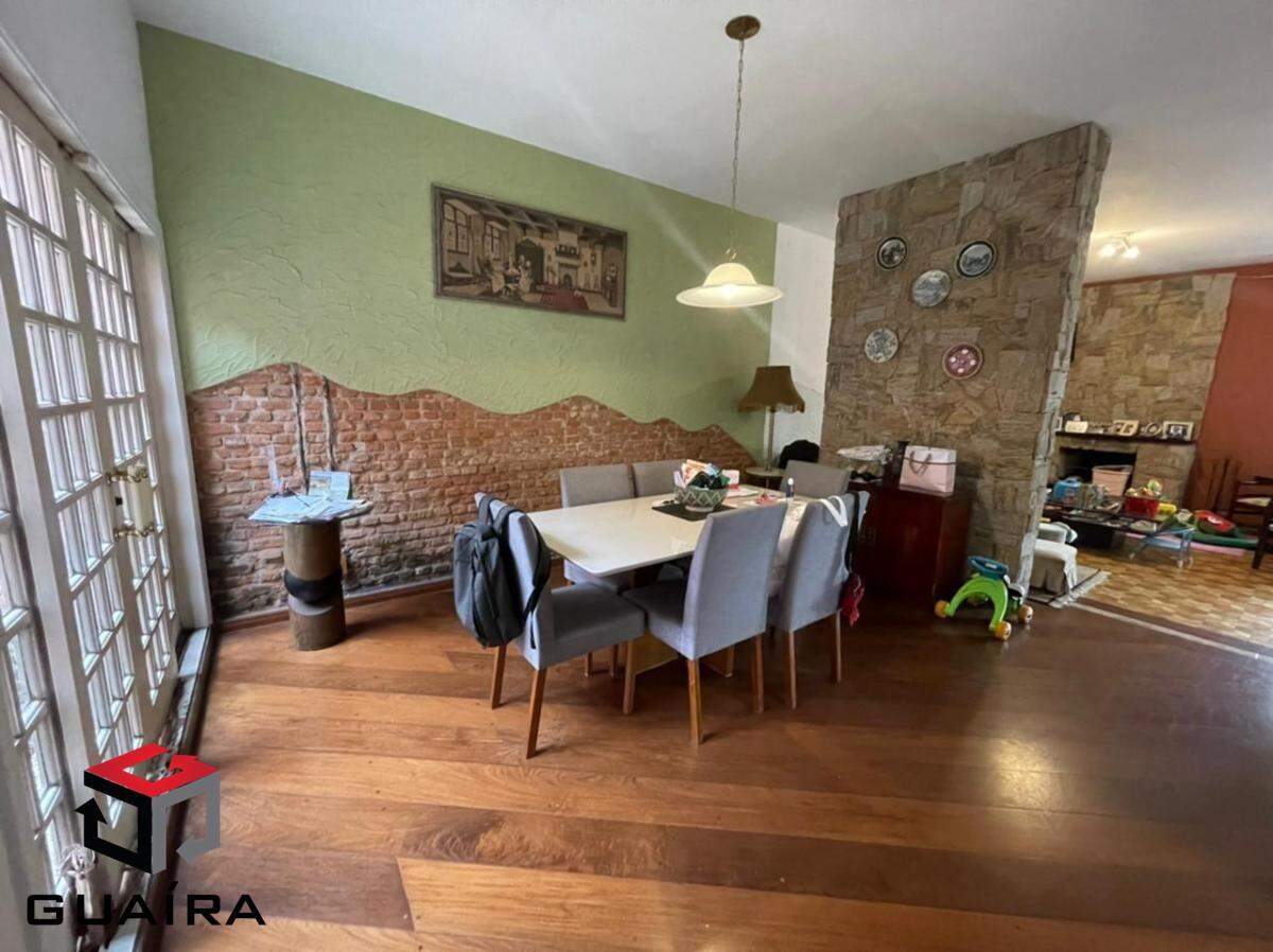 Casa à venda com 2 quartos, 300m² - Foto 2