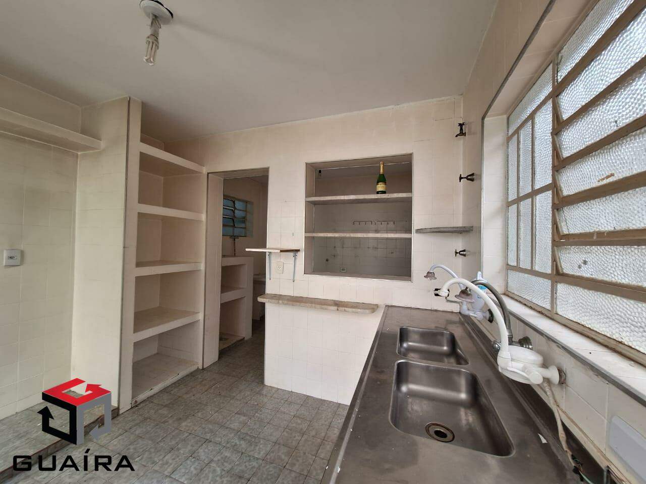 Casa à venda com 2 quartos, 100m² - Foto 9