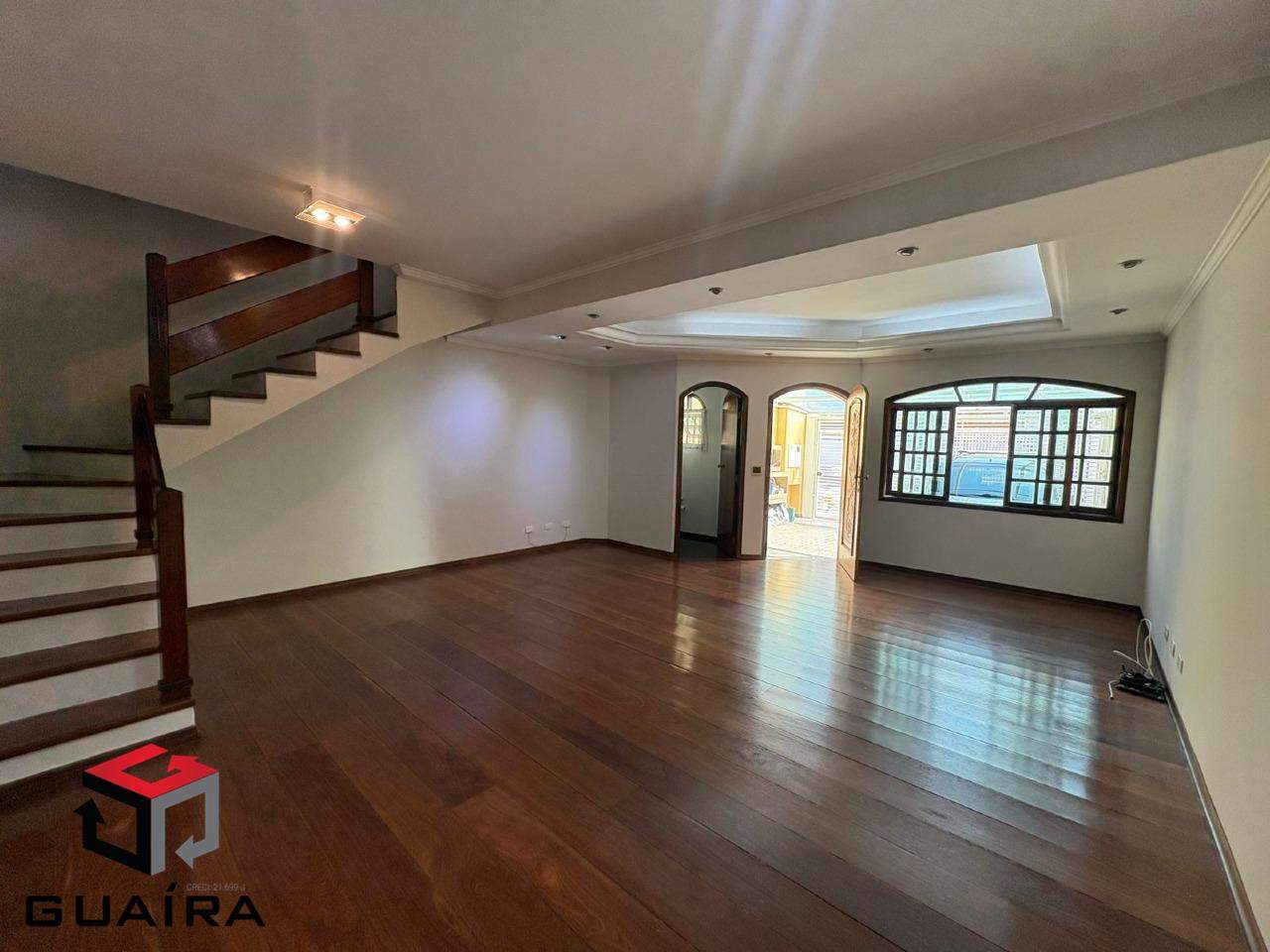 Sobrado à venda com 3 quartos, 217m² - Foto 1