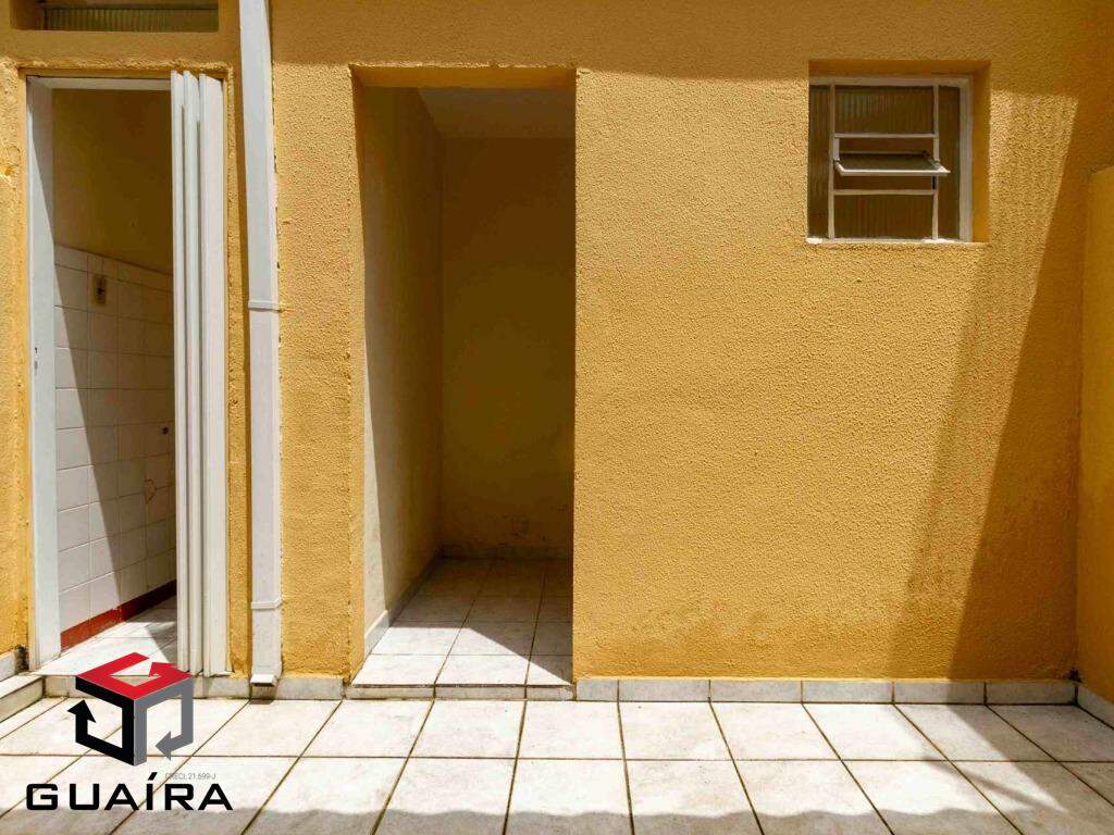 Casa à venda com 2 quartos, 70m² - Foto 11