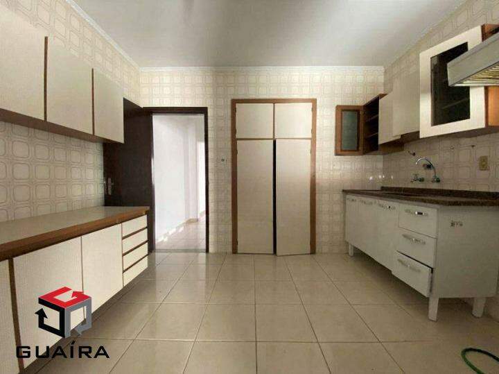 Sobrado à venda com 3 quartos, 181m² - Foto 1