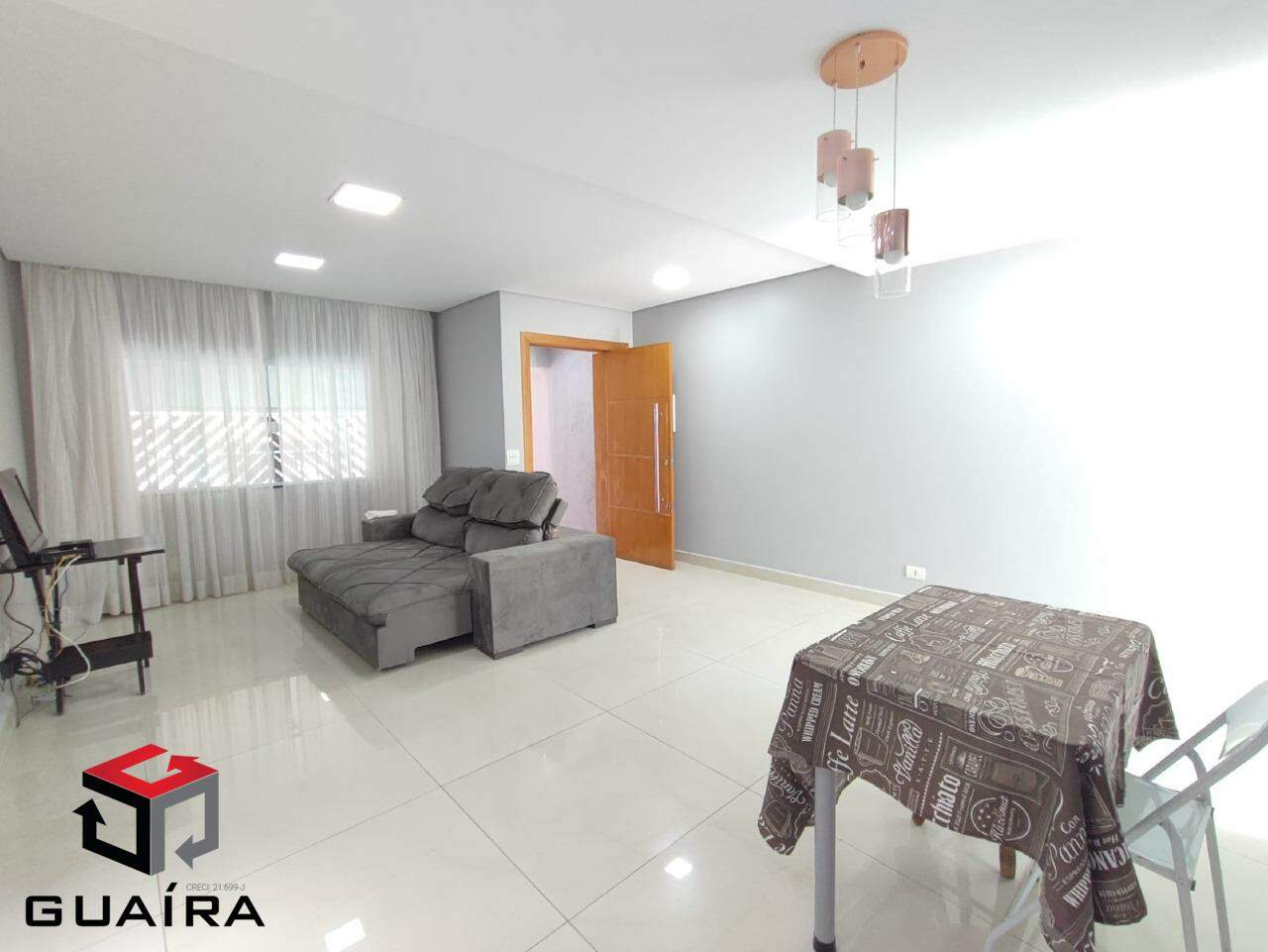 Sobrado à venda com 3 quartos, 188m² - Foto 1