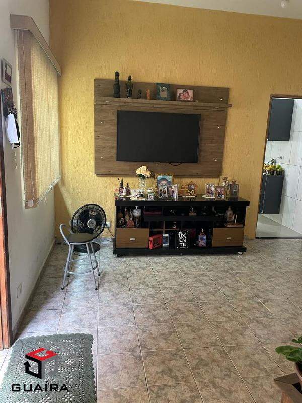 Casa à venda com 2 quartos, 110m² - Foto 1