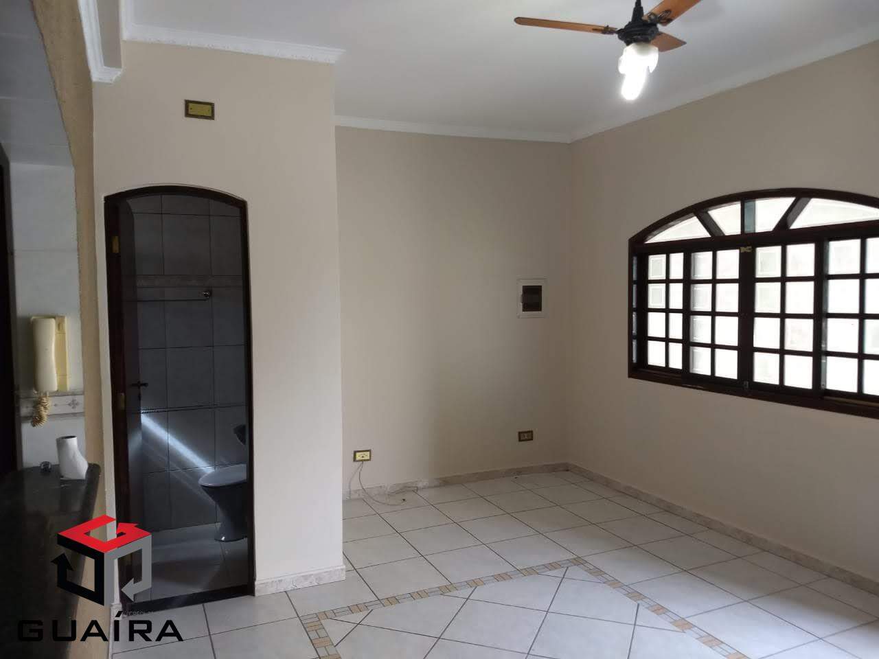 Sobrado à venda com 2 quartos, 250m² - Foto 1