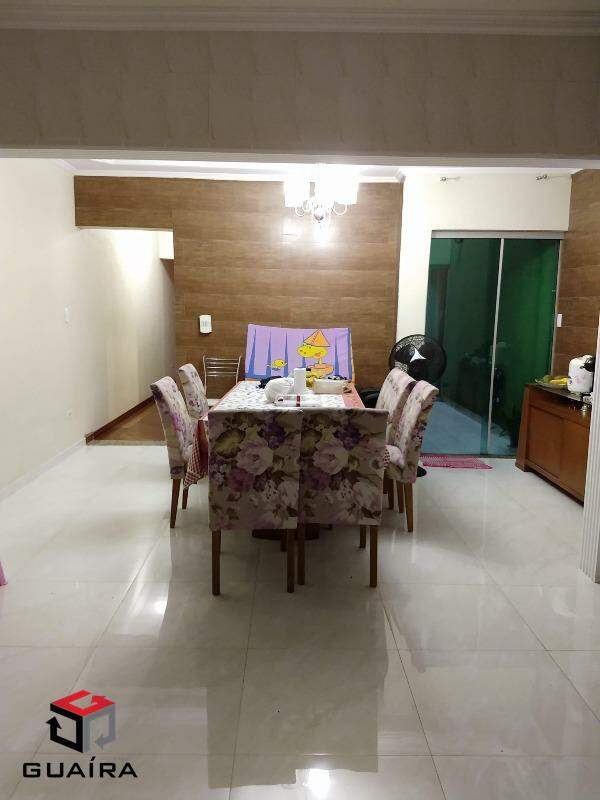 Sobrado à venda com 4 quartos, 213m² - Foto 1