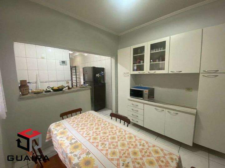 Sobrado à venda com 3 quartos, 210m² - Foto 1