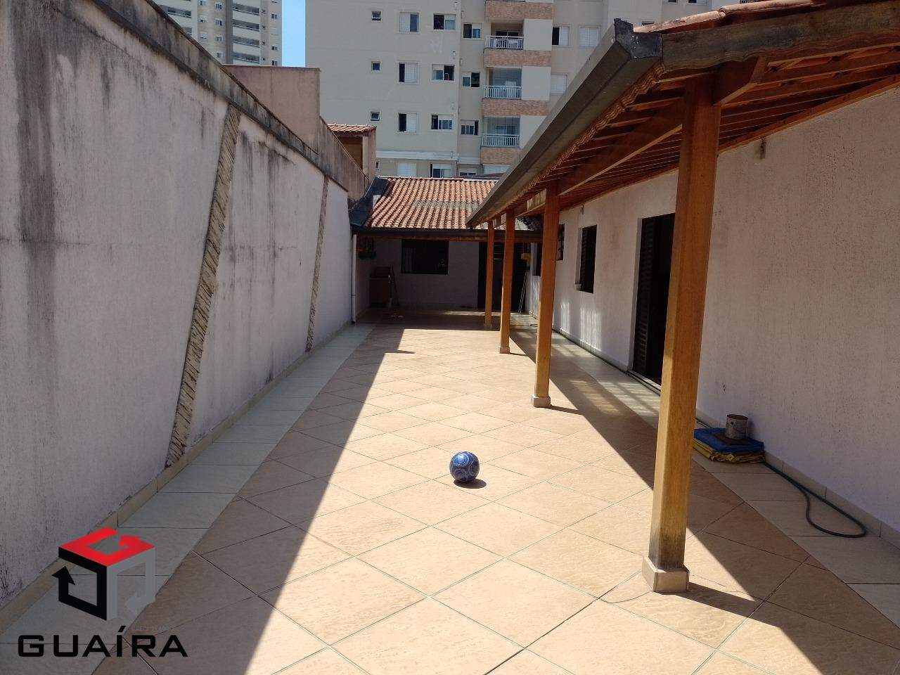 Casa à venda com 3 quartos, 164m² - Foto 1