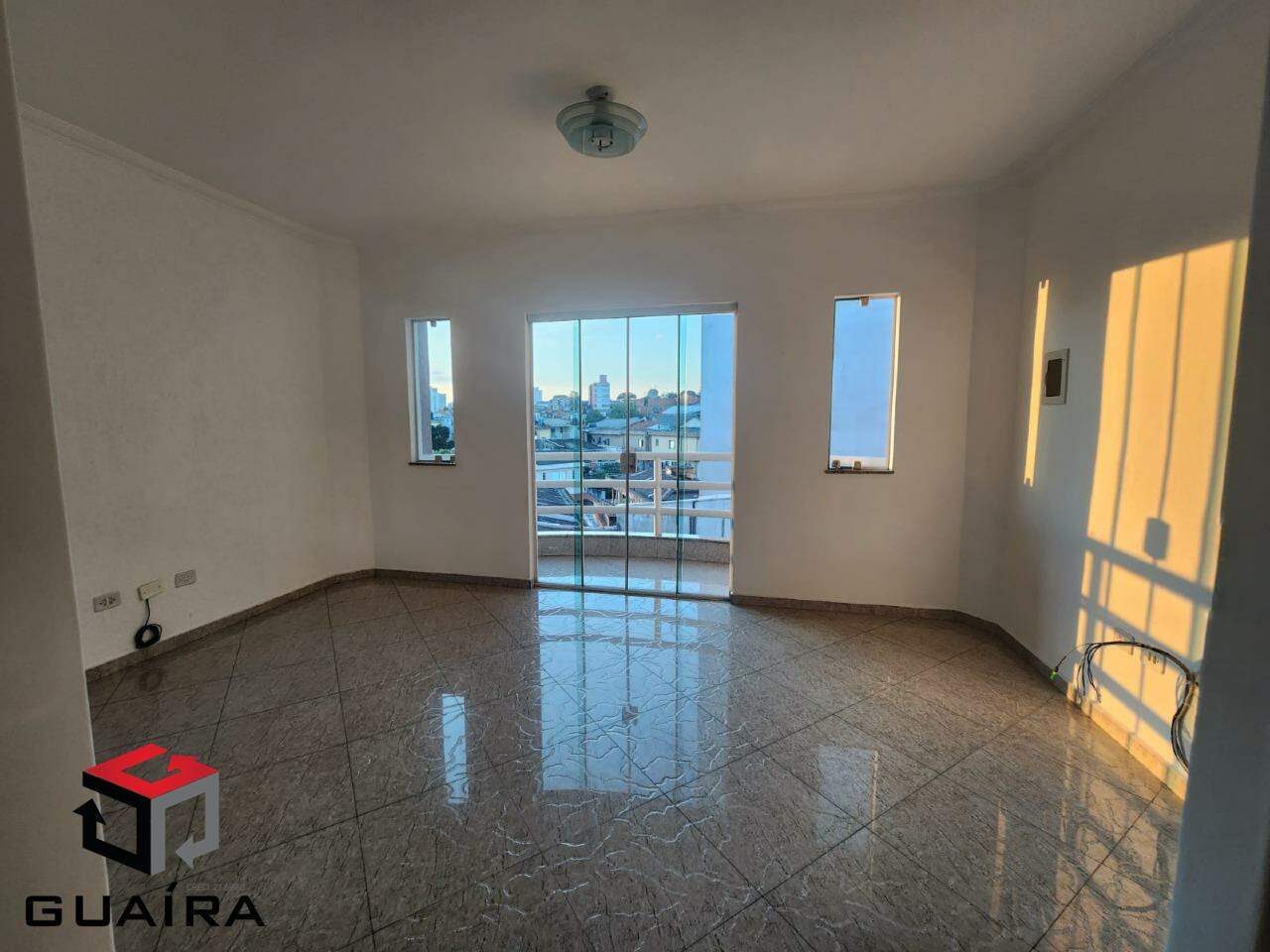 Sobrado à venda com 3 quartos, 170m² - Foto 1