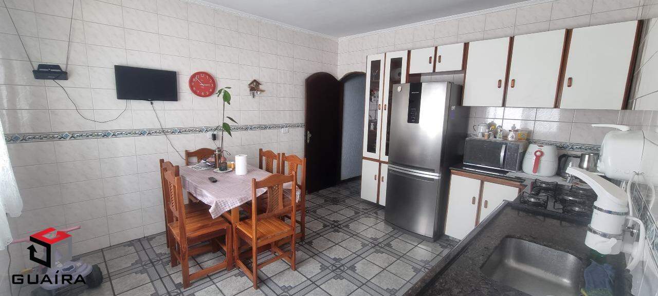 Sobrado à venda com 6 quartos, 240m² - Foto 4