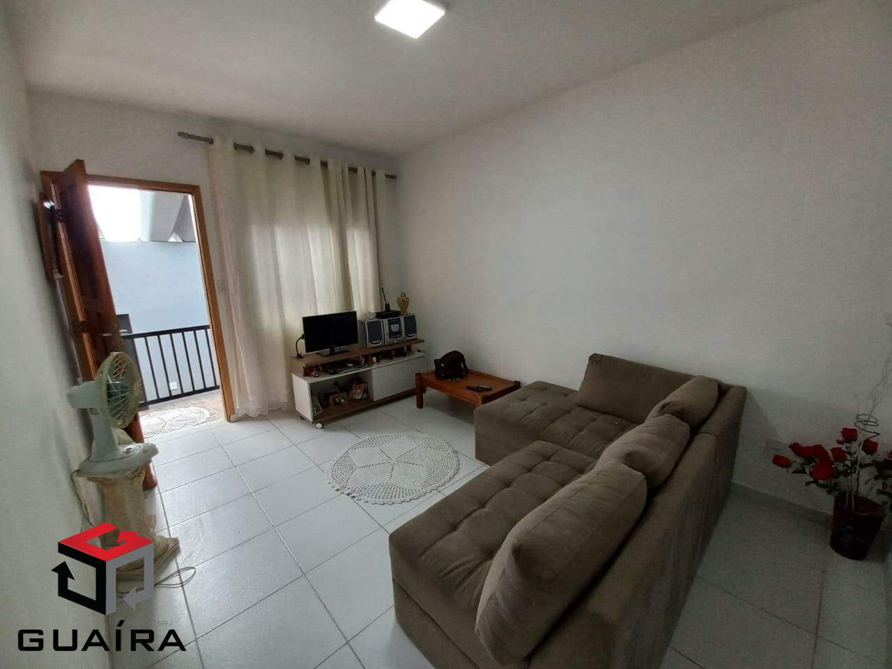 Casa à venda com 2 quartos, 94m² - Foto 1