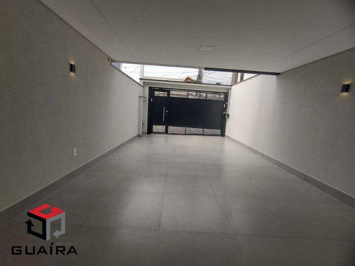 Sobrado à venda com 4 quartos, 200m² - Foto 2