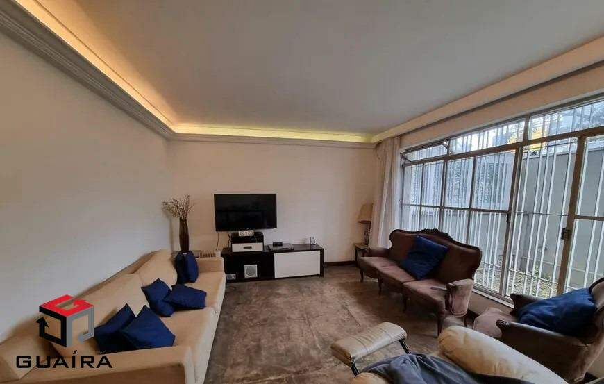 Sobrado à venda com 3 quartos, 250m² - Foto 1