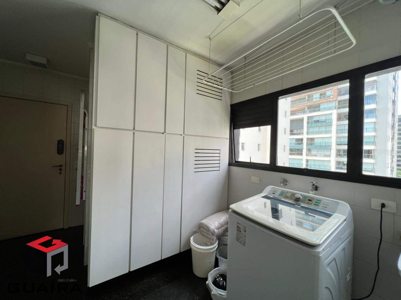 Apartamento para alugar com 3 quartos, 220m² - Foto 14