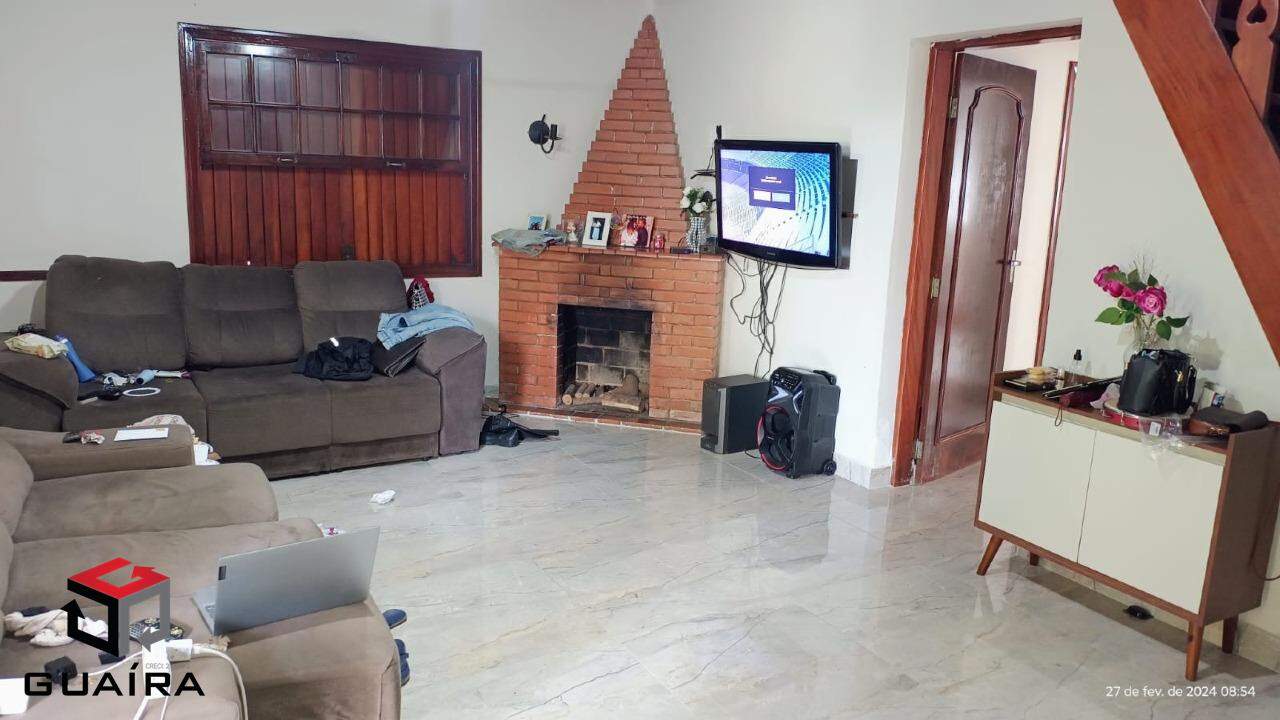 Sobrado para alugar com 3 quartos, 223m² - Foto 1