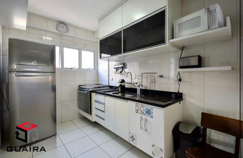 Apartamento à venda com 2 quartos, 68m² - Foto 2