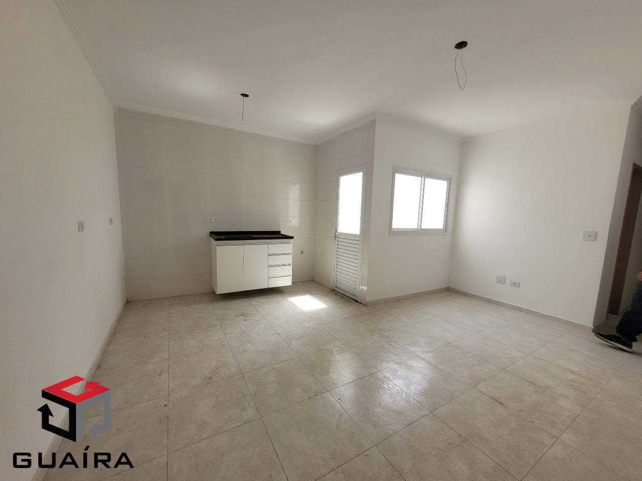 Apartamento à venda com 2 quartos, 65m² - Foto 2