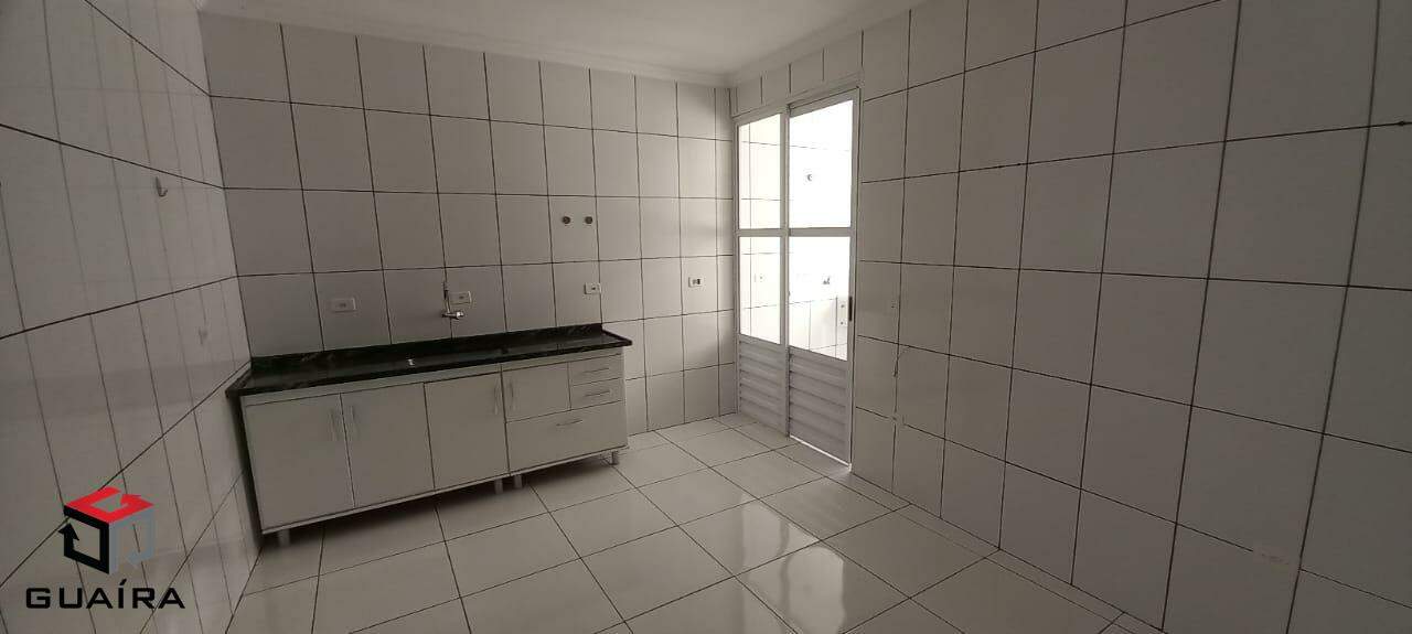 Casa para alugar com 2 quartos, 100m² - Foto 4