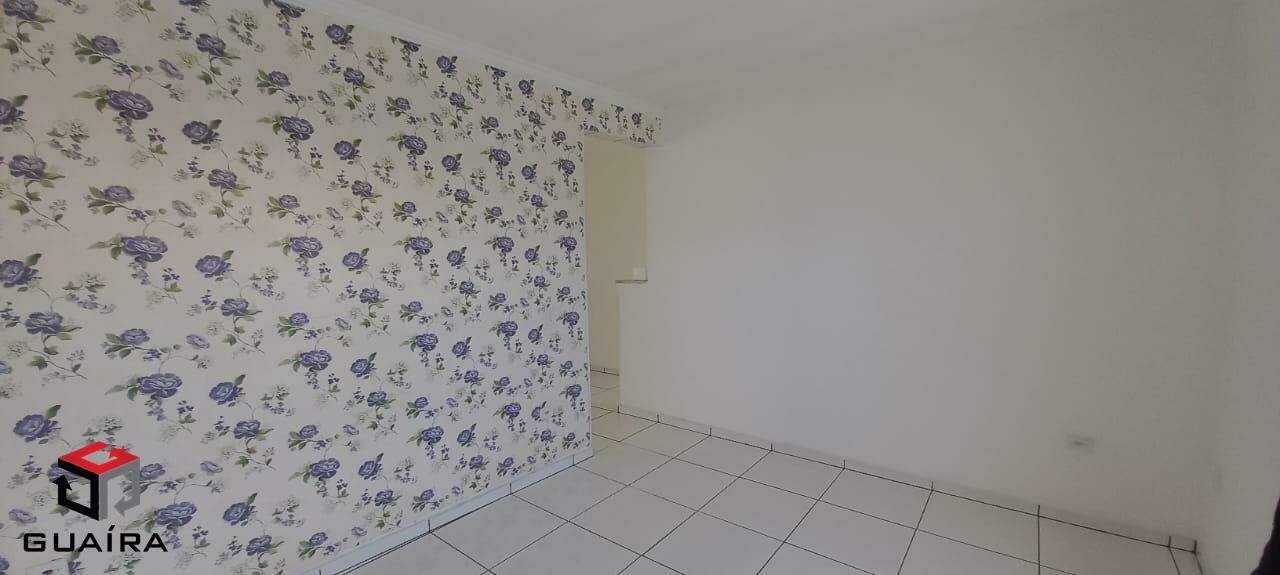 Casa para alugar com 2 quartos, 100m² - Foto 1
