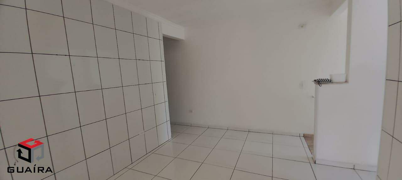 Casa para alugar com 2 quartos, 100m² - Foto 3