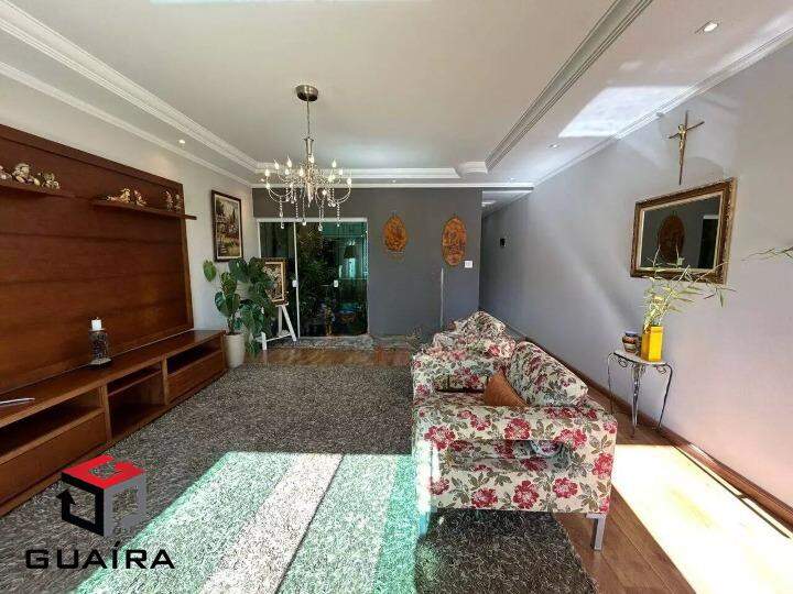 Sobrado à venda com 3 quartos, 269m² - Foto 1