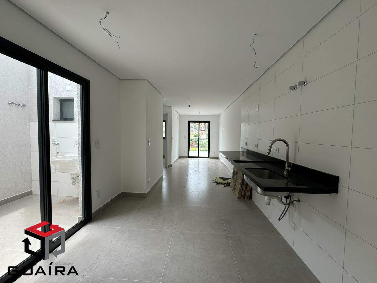 Apartamento à venda com 2 quartos, 60m² - Foto 2