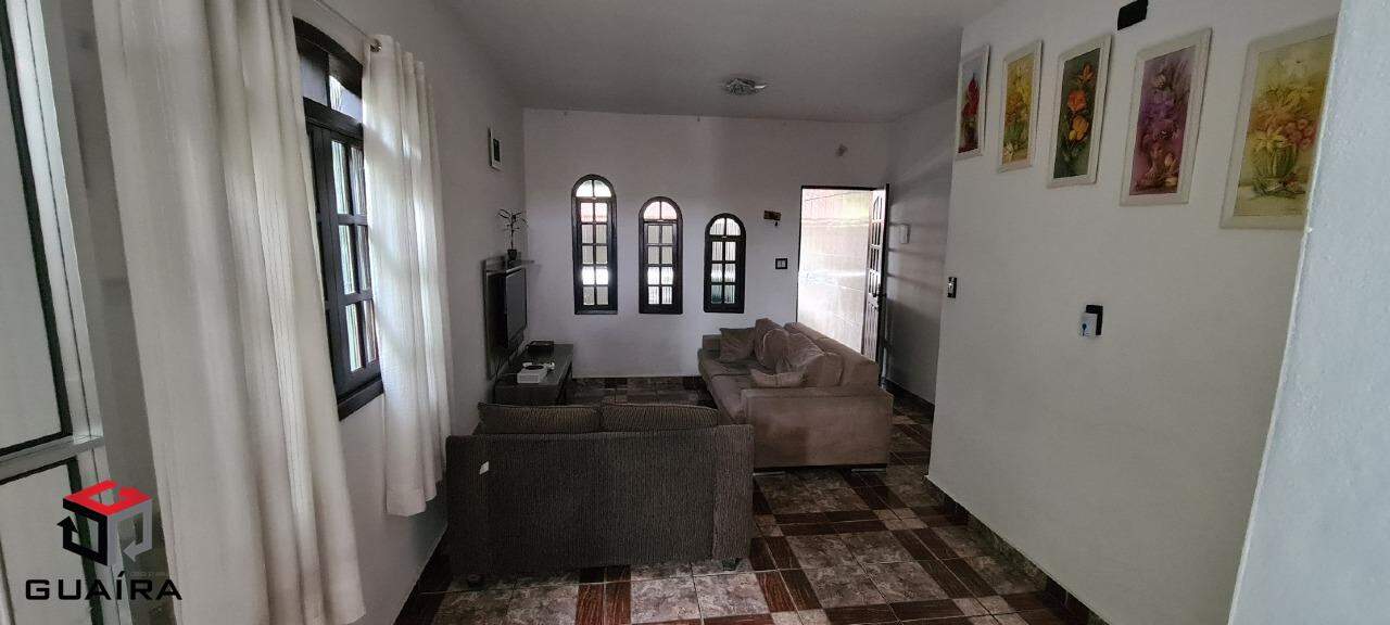 Casa à venda com 3 quartos, 200m² - Foto 2