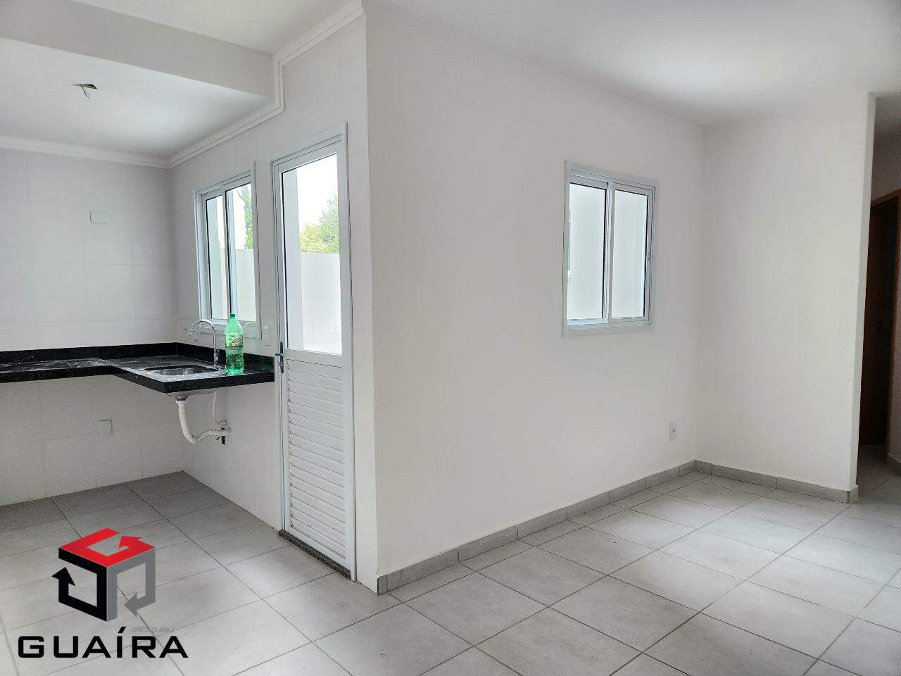 Apartamento à venda com 2 quartos, 56m² - Foto 2